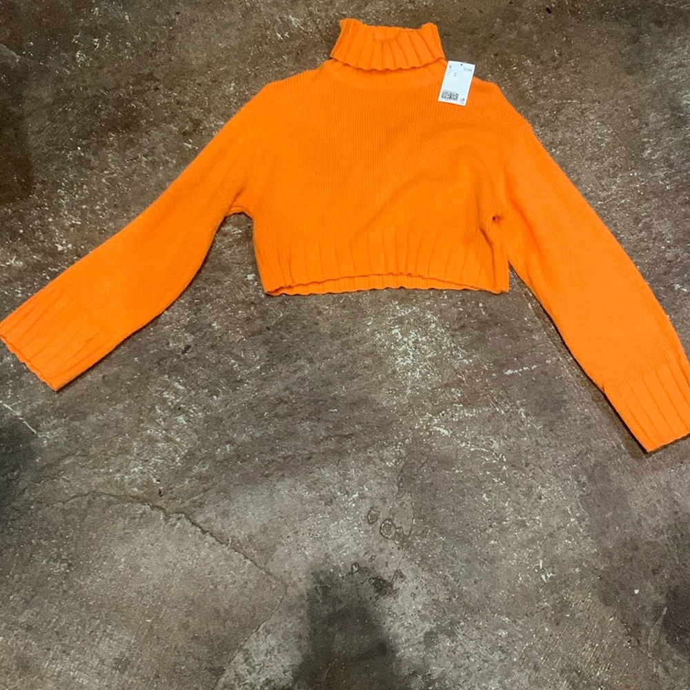 H$M sweater
